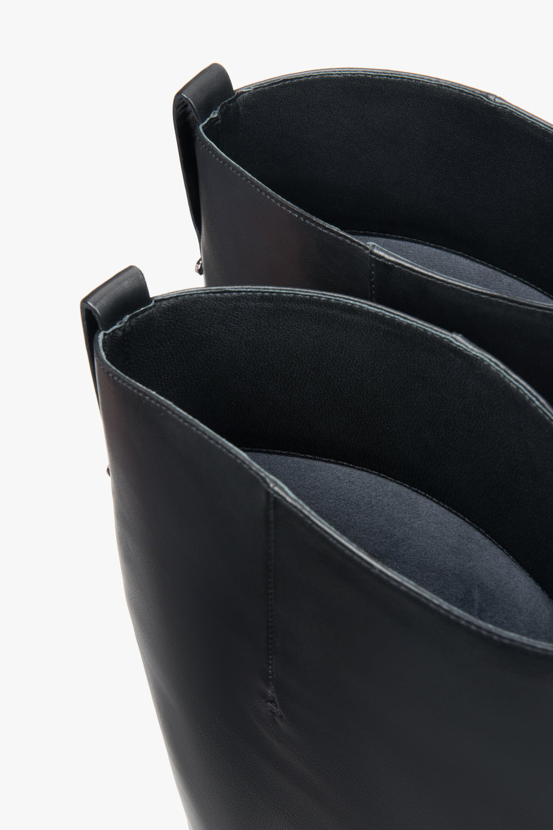 Damskie czarne skórzane kozaki z szeroką cholewą Estro - detale.