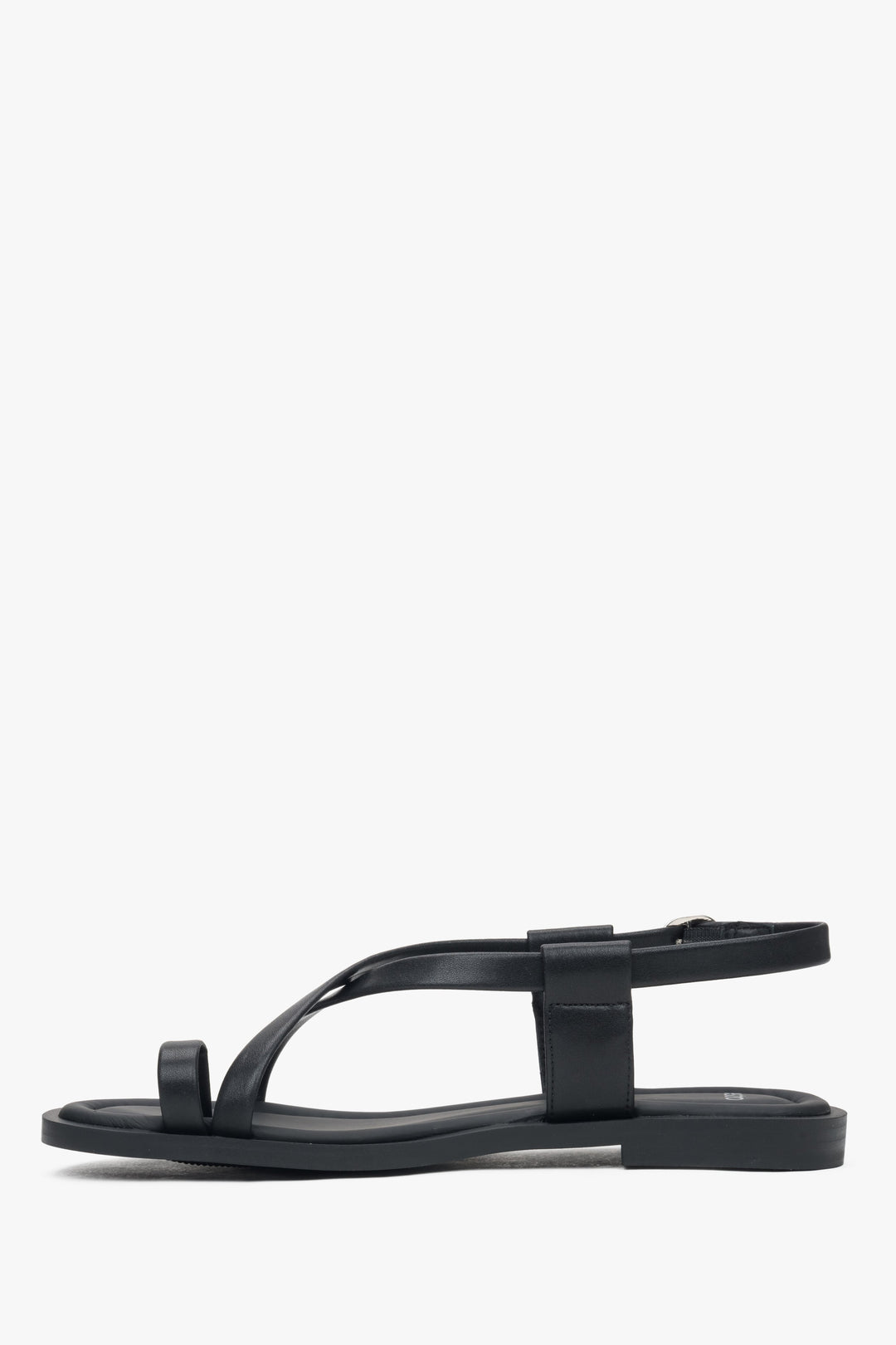 Czarne sandały damskie na płaskiej podeszwie z pętelką na palcu Estro.