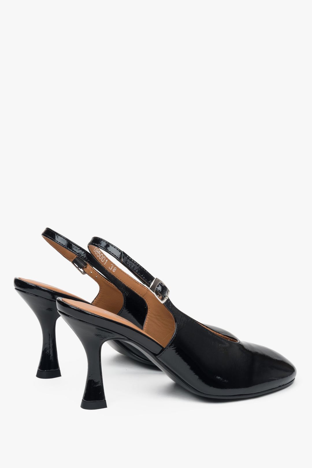 Klasyczne buty damskie typu slingback na obcasie w kolorze czarnym – lakierowana skóra Estro.