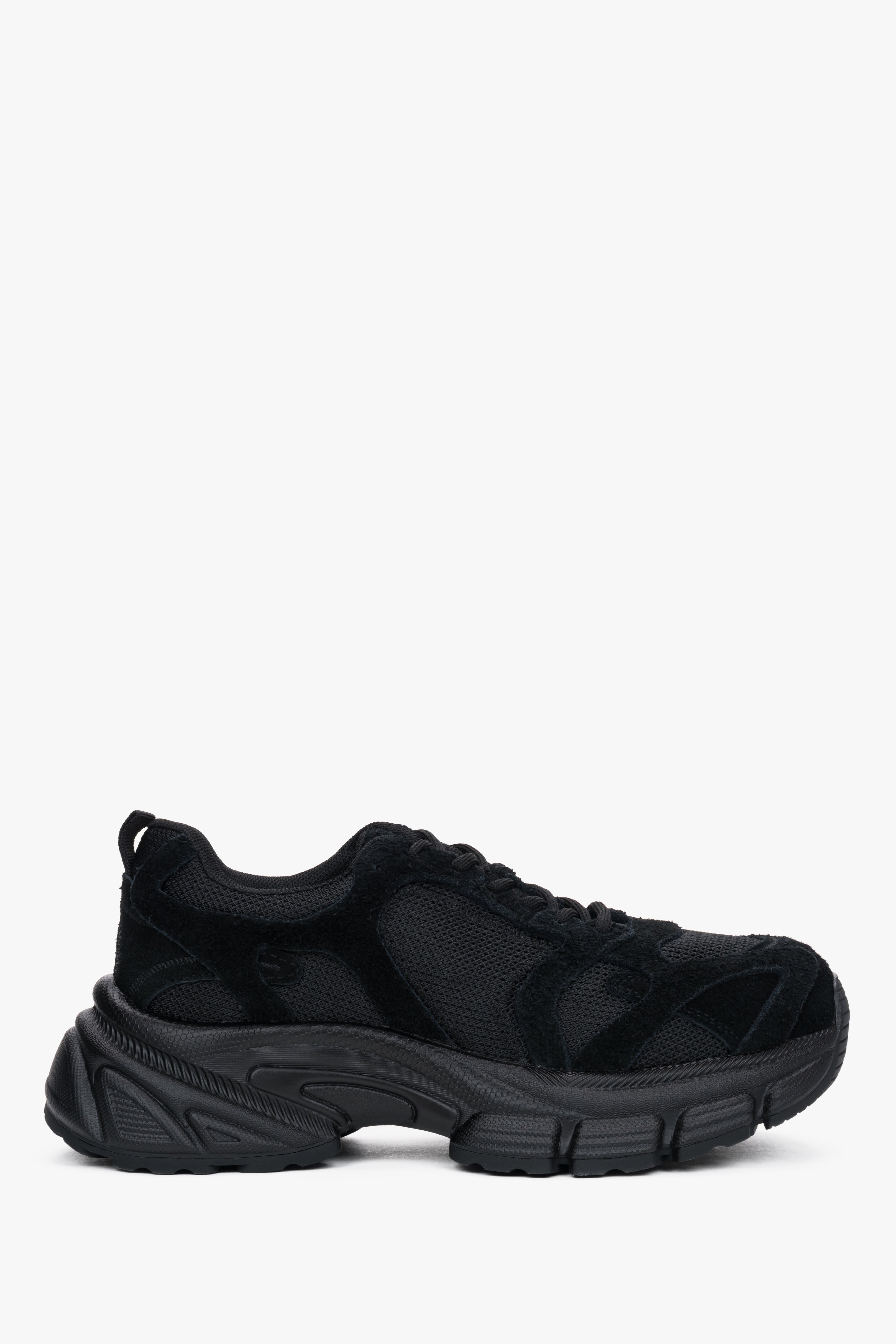 ES8 - czarne sneakersy damskie z weluru naturalnego i przewiewnej siateczki na platformie.
