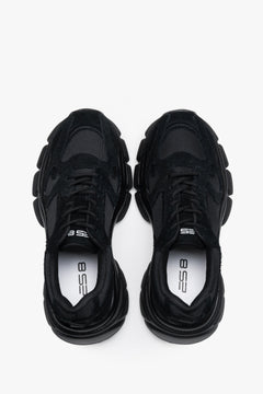Z weluru naturalnego i przewiewnej siateczki, czarne sneakersy damskie na platformie ES8.