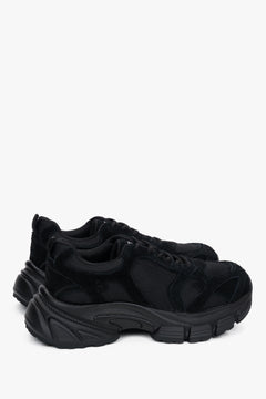 Czarne sneakersy damskie ES8, na platformie, z weluru naturalnego i przewiewnej siateczki.