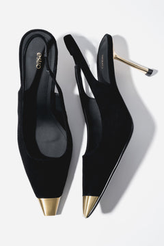 Czarne welurowe czółenka damskie typu slingback na szpilce ze złotymi detalami Estro ER00119463.