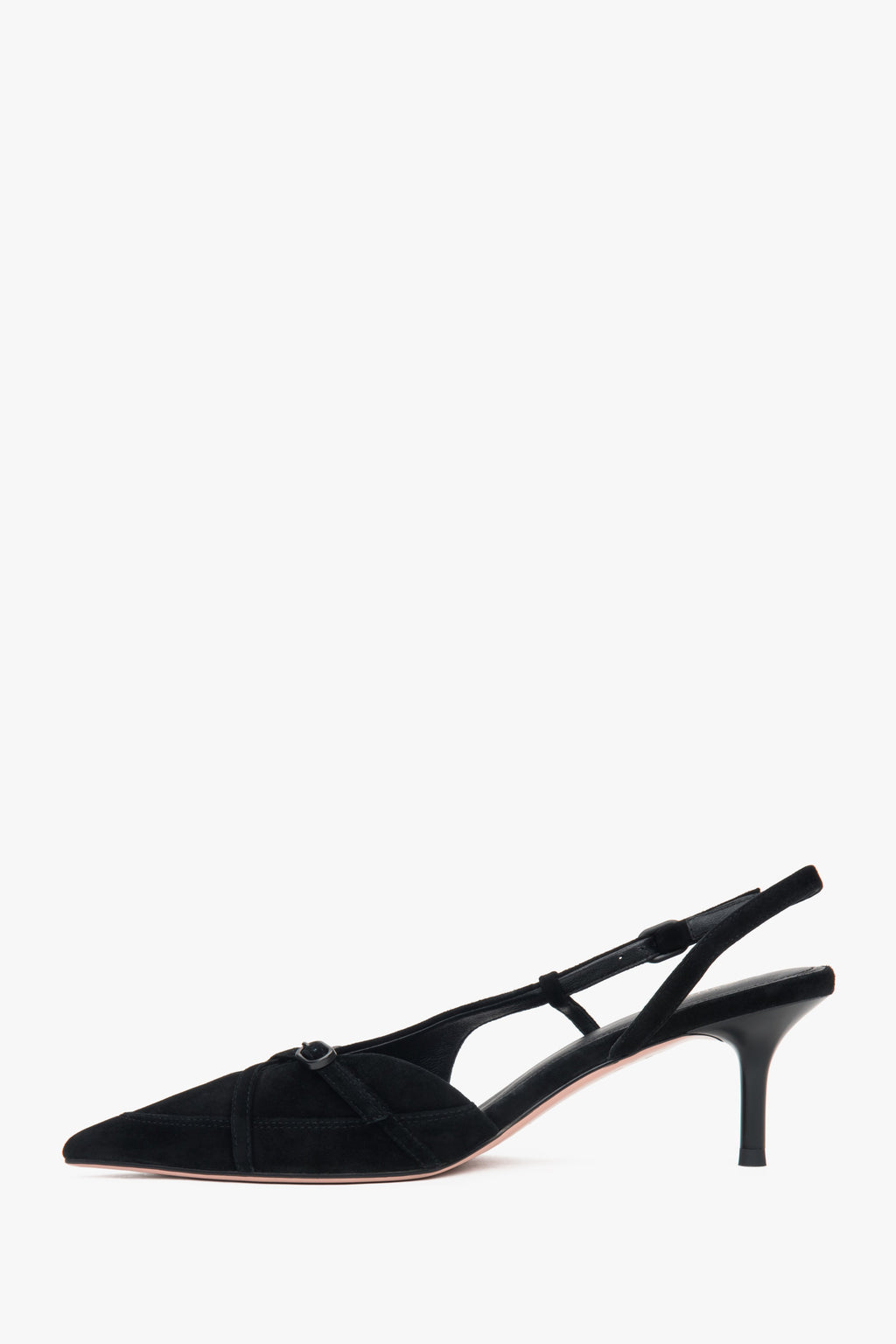 Czarne welurowe czółenka slingback z niskim obcasem.