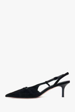 Czarne welurowe czółenka slingback z niskim obcasem.