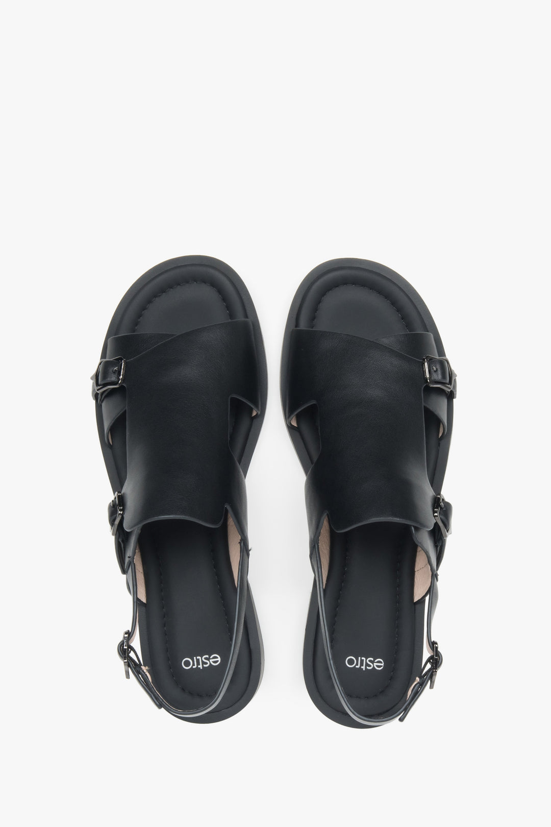 Czarne zabudowane sandały damskie Estro, na płaskiej podeszwie, ze skóry naturalnej.