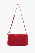 Czerwona listonoszka damska z miękkiego weluru naturalnego Estro ER00119533.
