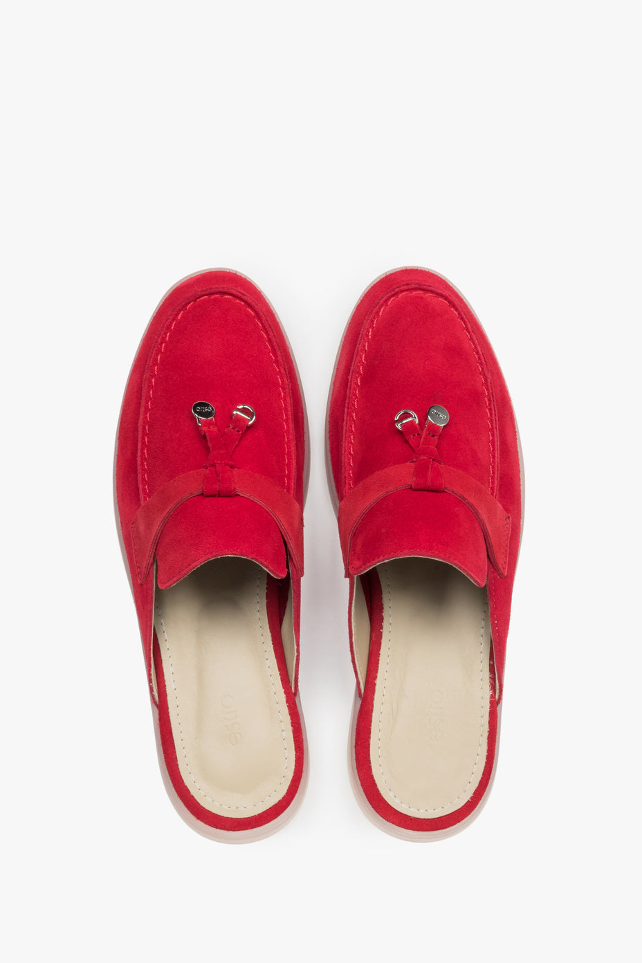 Z miękkiego włoskiego weluru naturalnego Premium, czerwone mule damskie Estro.