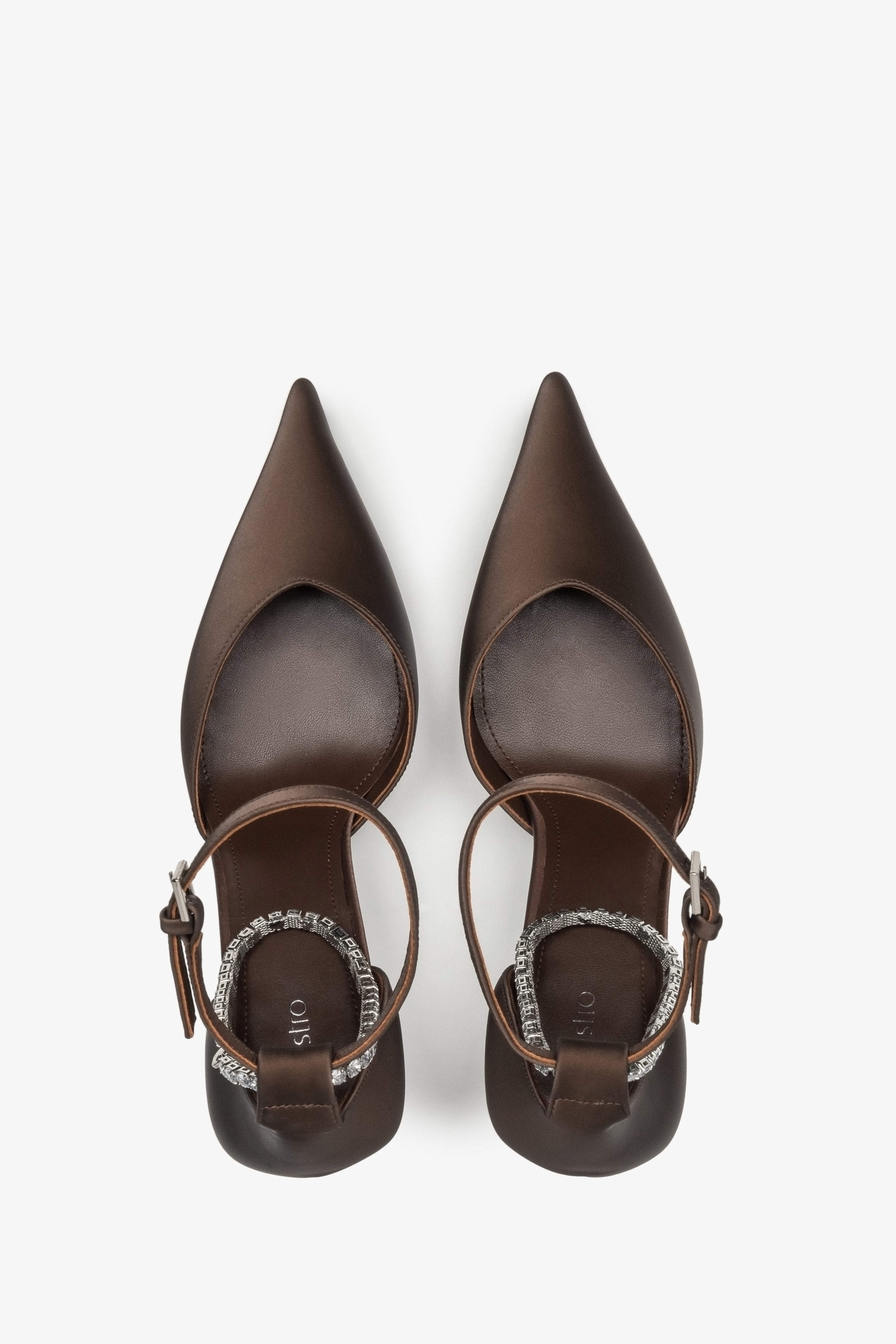 Ciemnobrązowe czółenka marki Estro, o fasonie slingback, z wysmuklającym, wysokim obcasem - prezentacja z góry.