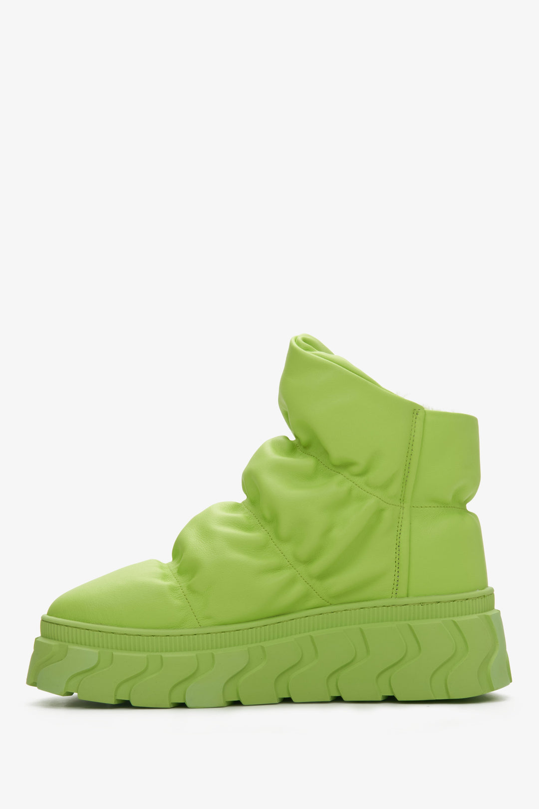 Damskie, skórzane śniegowce damskie Estro w kolorze zielonym - profil buta.