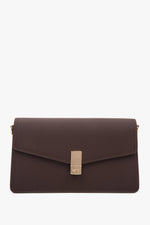 Elegancka, ciemnobrązowa torebka damska na ramię ze złotymi detalami.