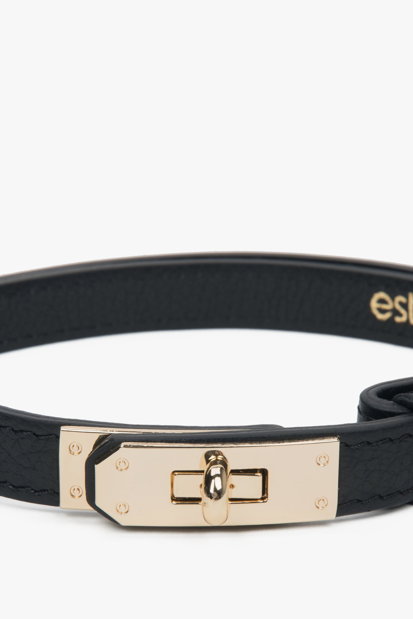 Elegancki damski czarny pasek z włoskiej naturalnej skóry Premium - Estro, zbliżenie na detale.