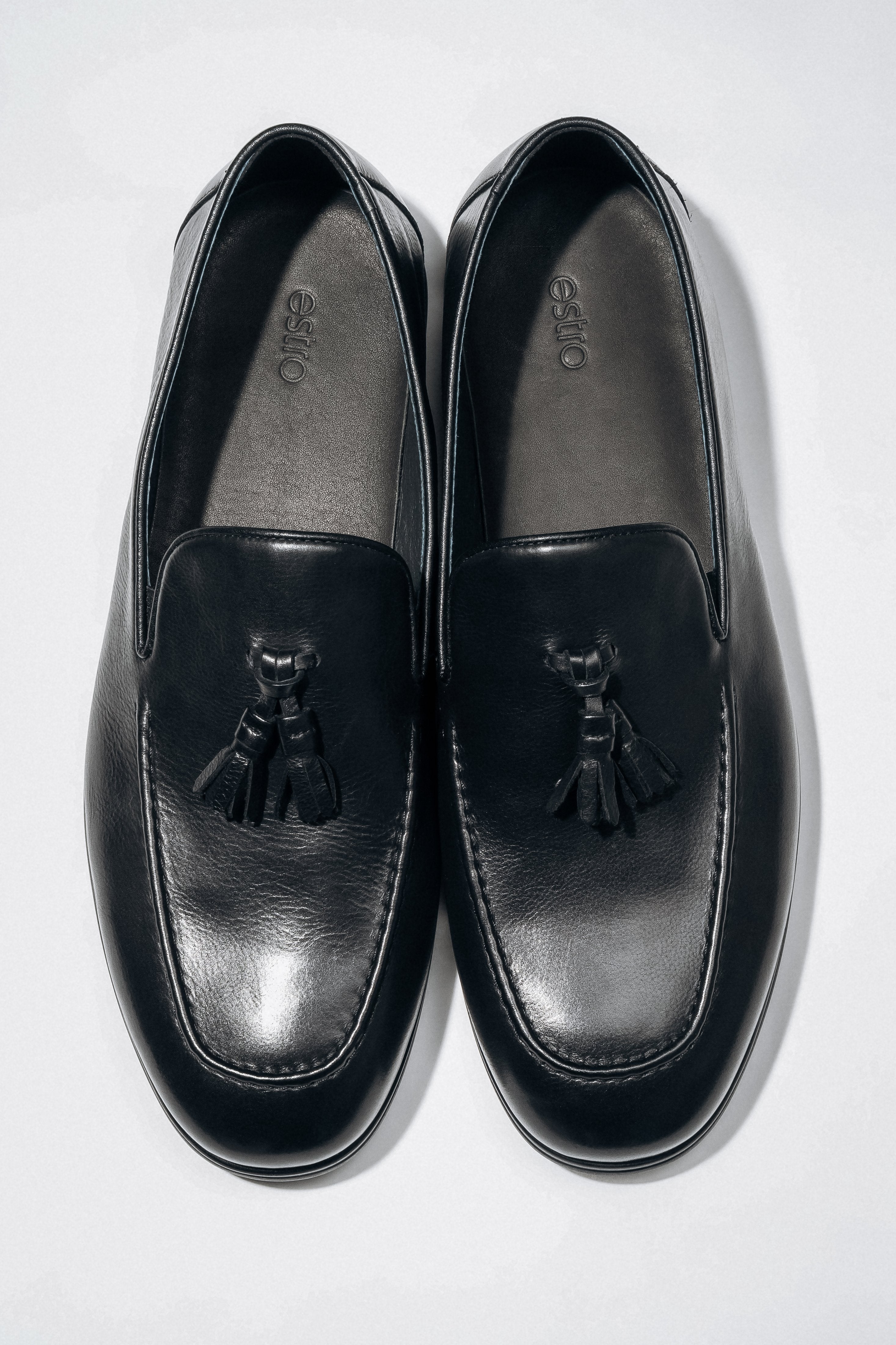 Eleganckie czarne loafersy męskie z chwostem ze skóry naturalnej Estro ER00119072.