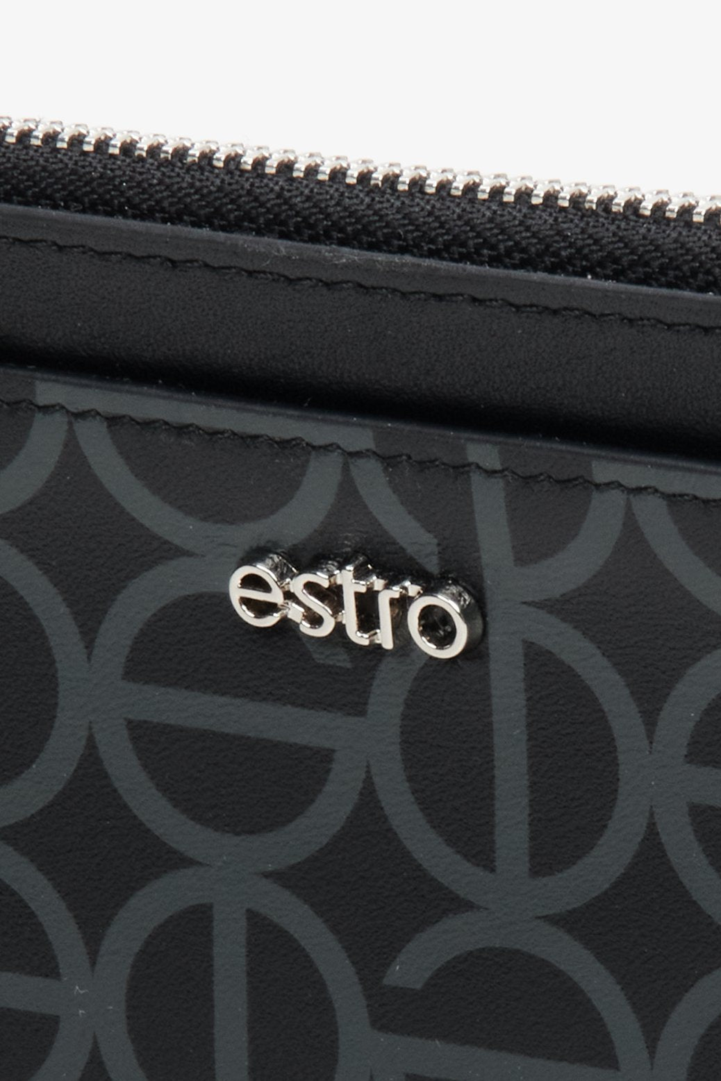 Czarny, damski, duży portfel damski ze skóry naturalnej Estro - zbliżenie na detale.