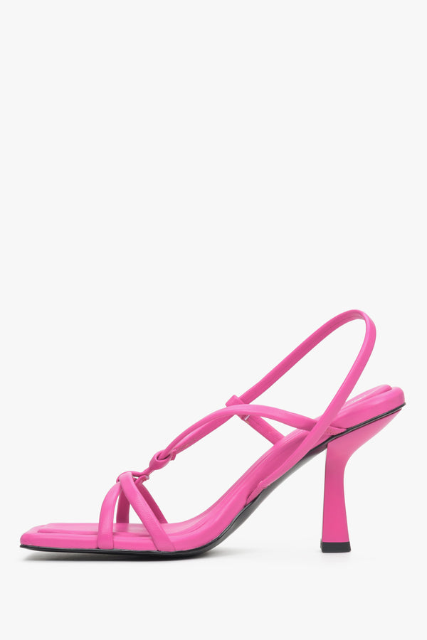 Różowe, skórzane sandały damskie Estro na wysokim obcasie z cienkich pasków - profil buta.