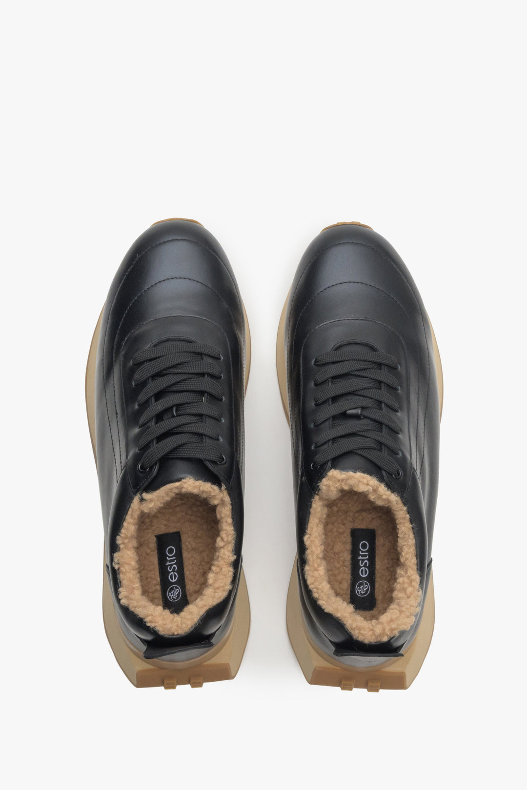 Skórzane czarne sneakersy damskie na zimę Estro - prezentacja modelu z góry.