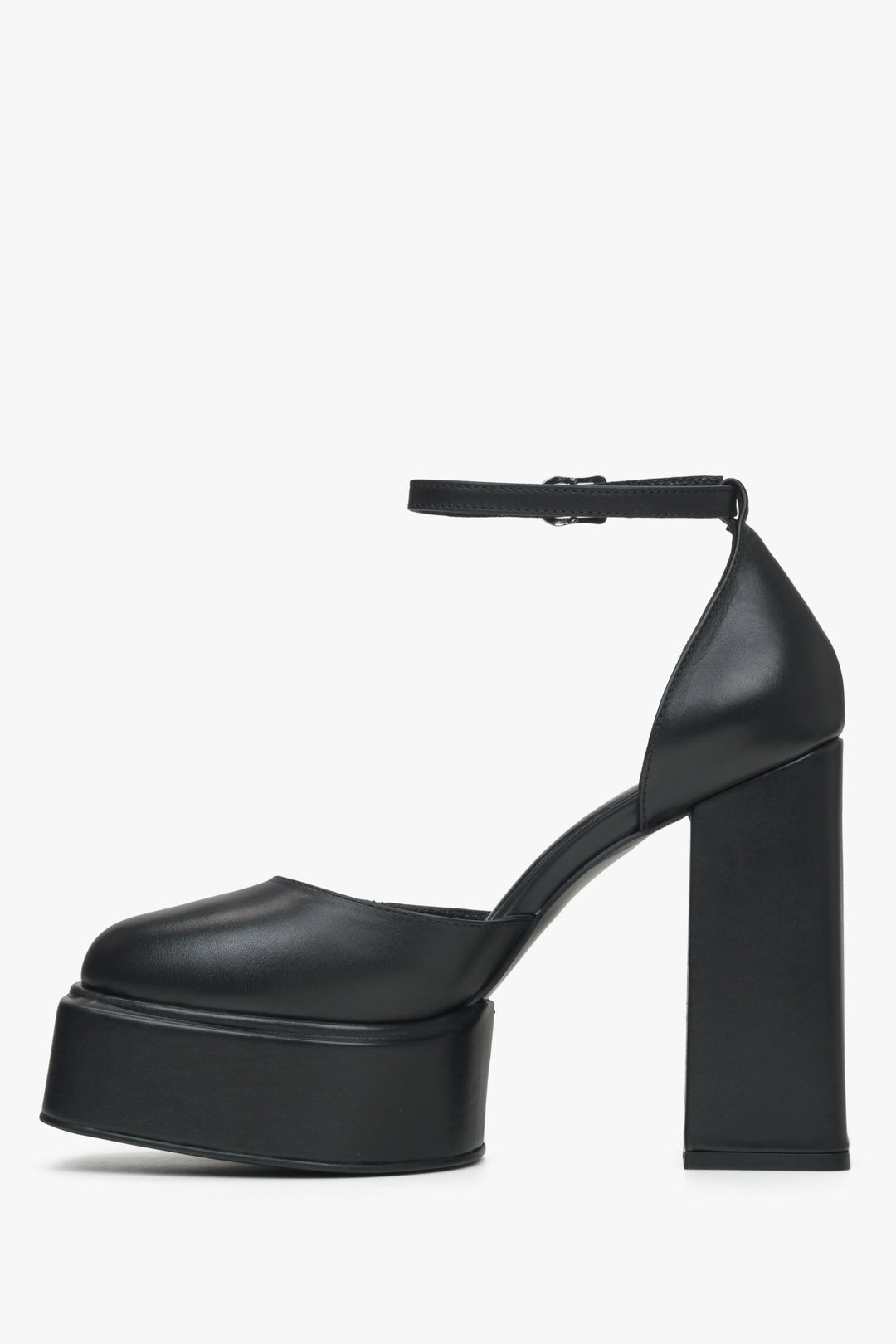 Sandały damskie czarne ze skóry naturalnej Estro - profil butów.