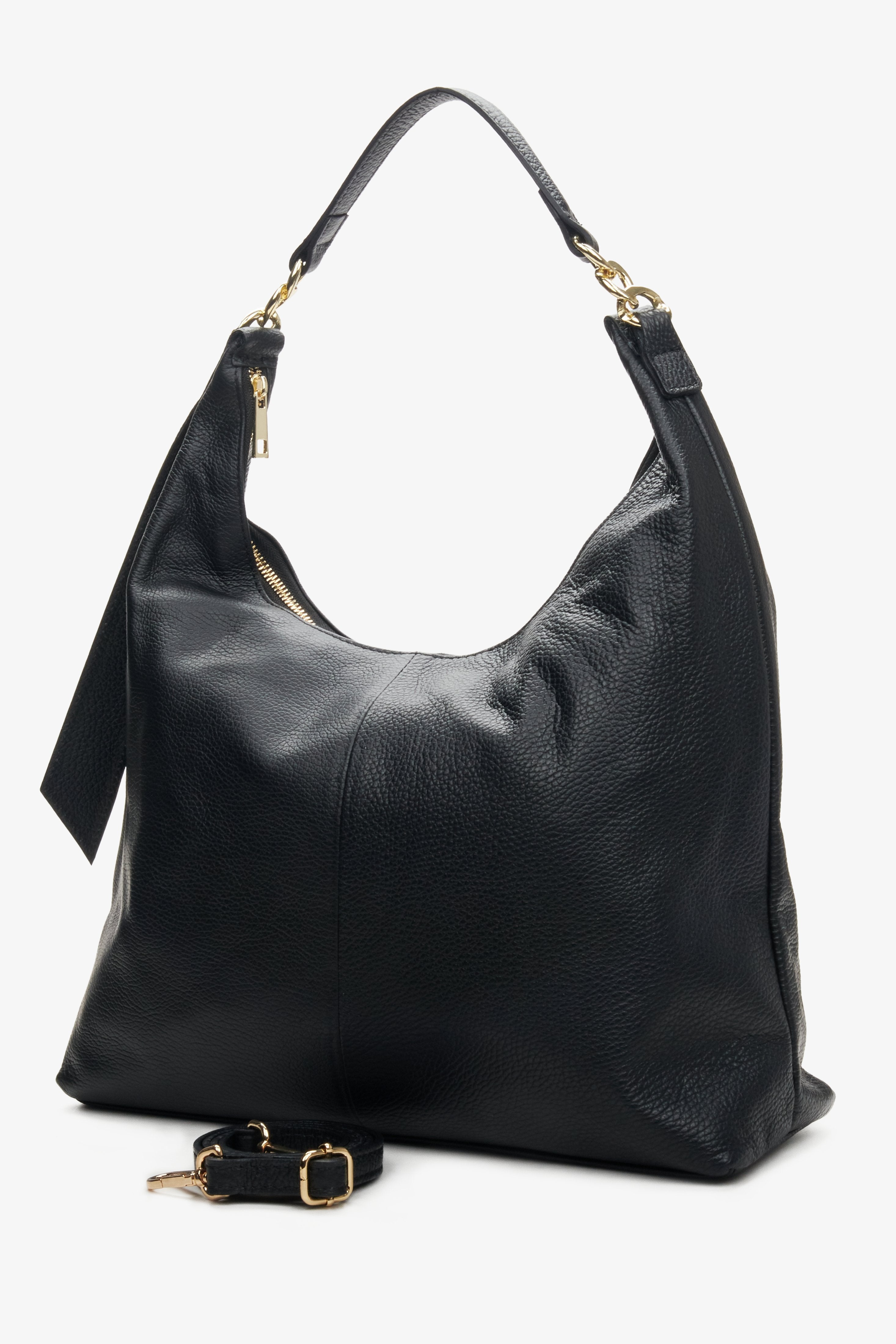 Skórzana, czarna torebka damska typu shopper marki Estro.