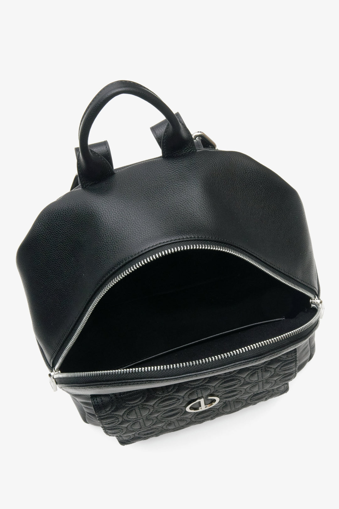 Damski czarny plecak Estro - zbliżenie na wnętrze modelu,