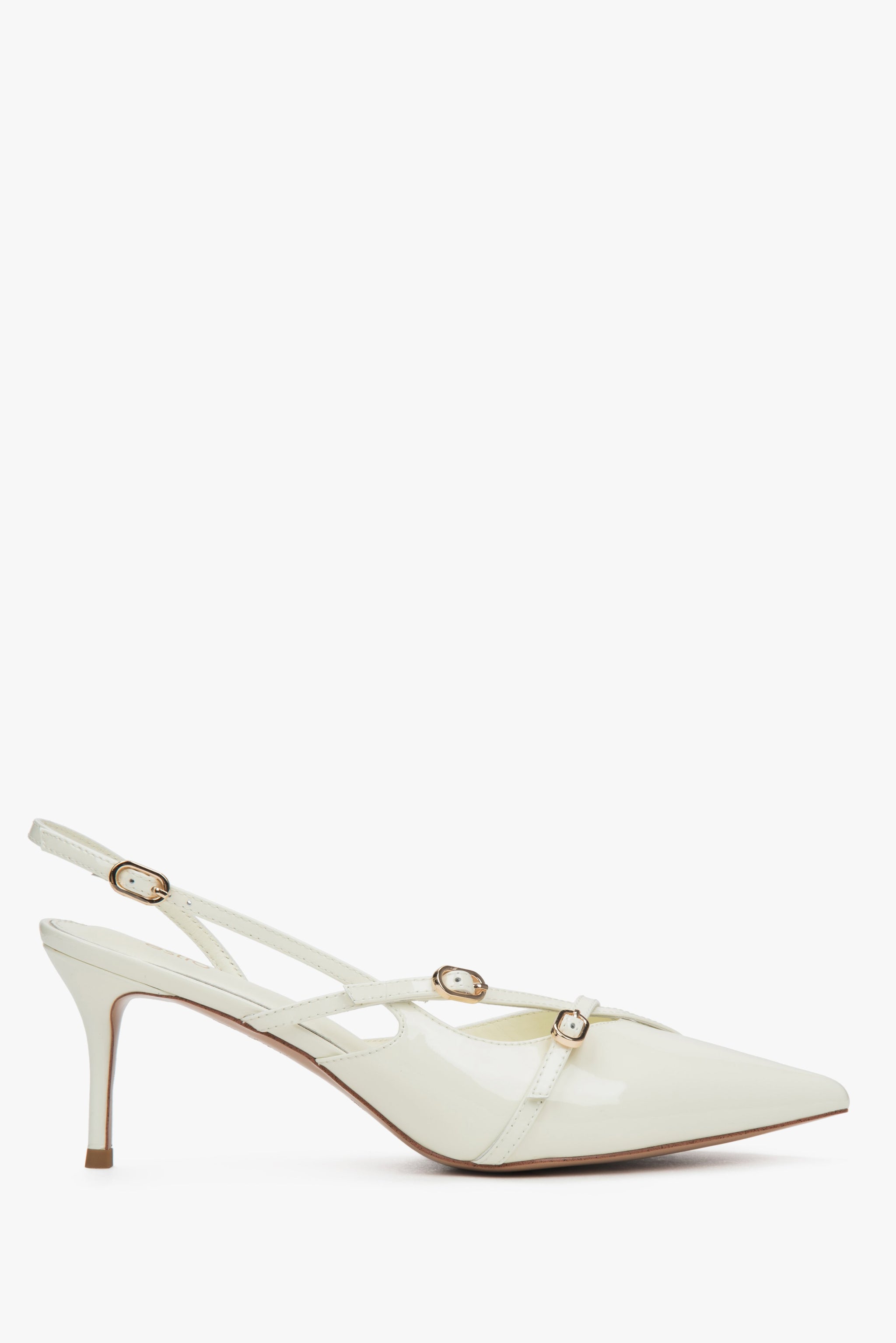 Jasnobeżowe czółenka damskie typu slingback z lakierowanej skóry naturalnej Estro ER00117222.
