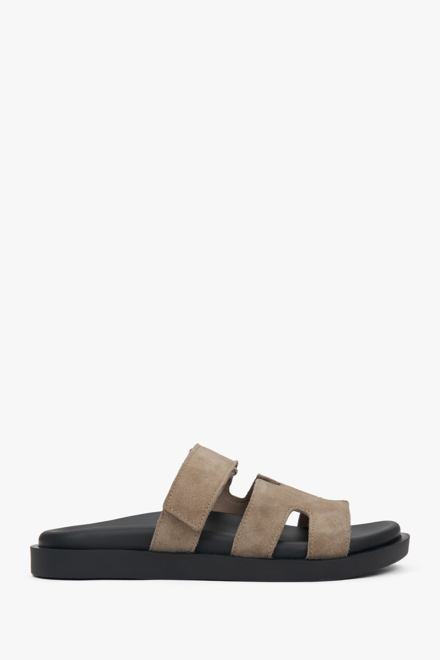 Jasnobeżowe klapki damskie z regulowanym paskiem z włoskiego weluru naturalnego Premium.