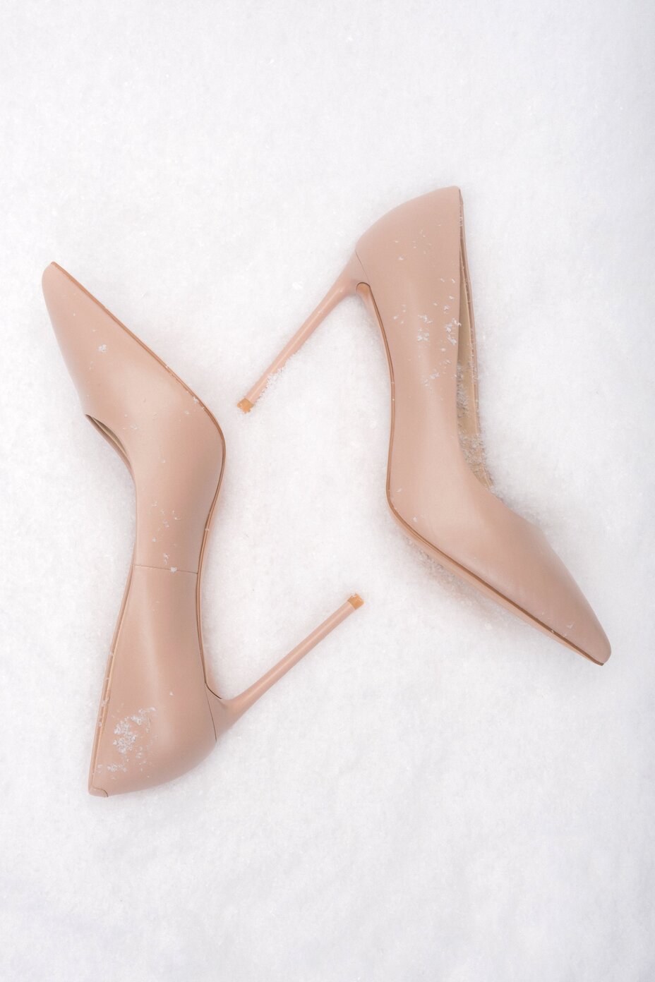 Jasnobeżowe szpilki damskie ze skóry naturalnej na wysokim obcasie Estro ER00118170