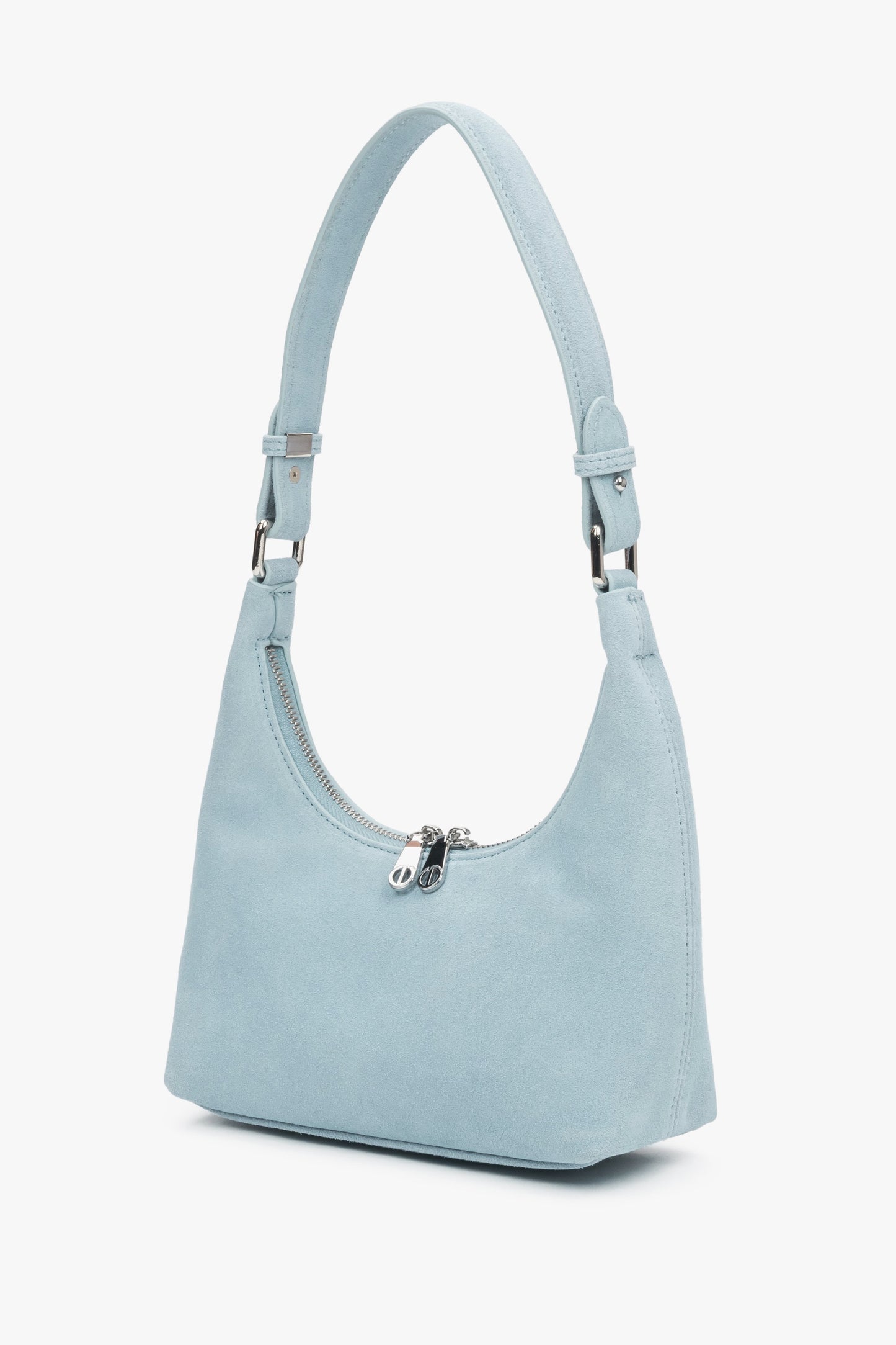 Jasnoniebieska torebka damska na ramię typu półksiężyc z naturalnego weluru.