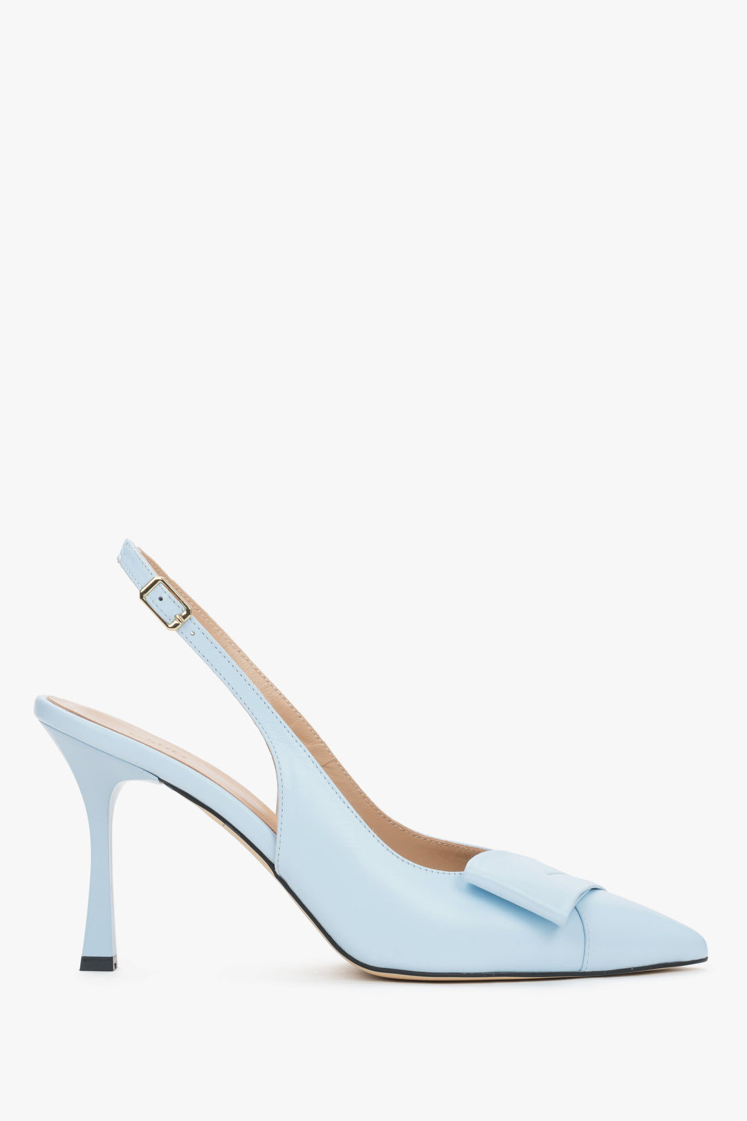 Jasnoniebieskie skórzane czółenka damskie typu slingback na szpilce z czubkiem w szpic Estro ER00119666.