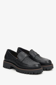 Damskie skórzane loafersy Estro w kolorze czarnym.