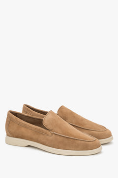 Loafersy damskie welurowe w kolorze beżowym (karmelowym) Frau.