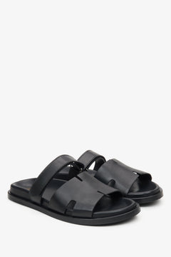 Czarne klapki damskie z regulowanym paskiem Estro.