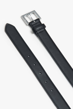 Damski czarny pasek ze skóry naturalnej z eleganckimi srebrnymi detalami, Estro ER00116104.