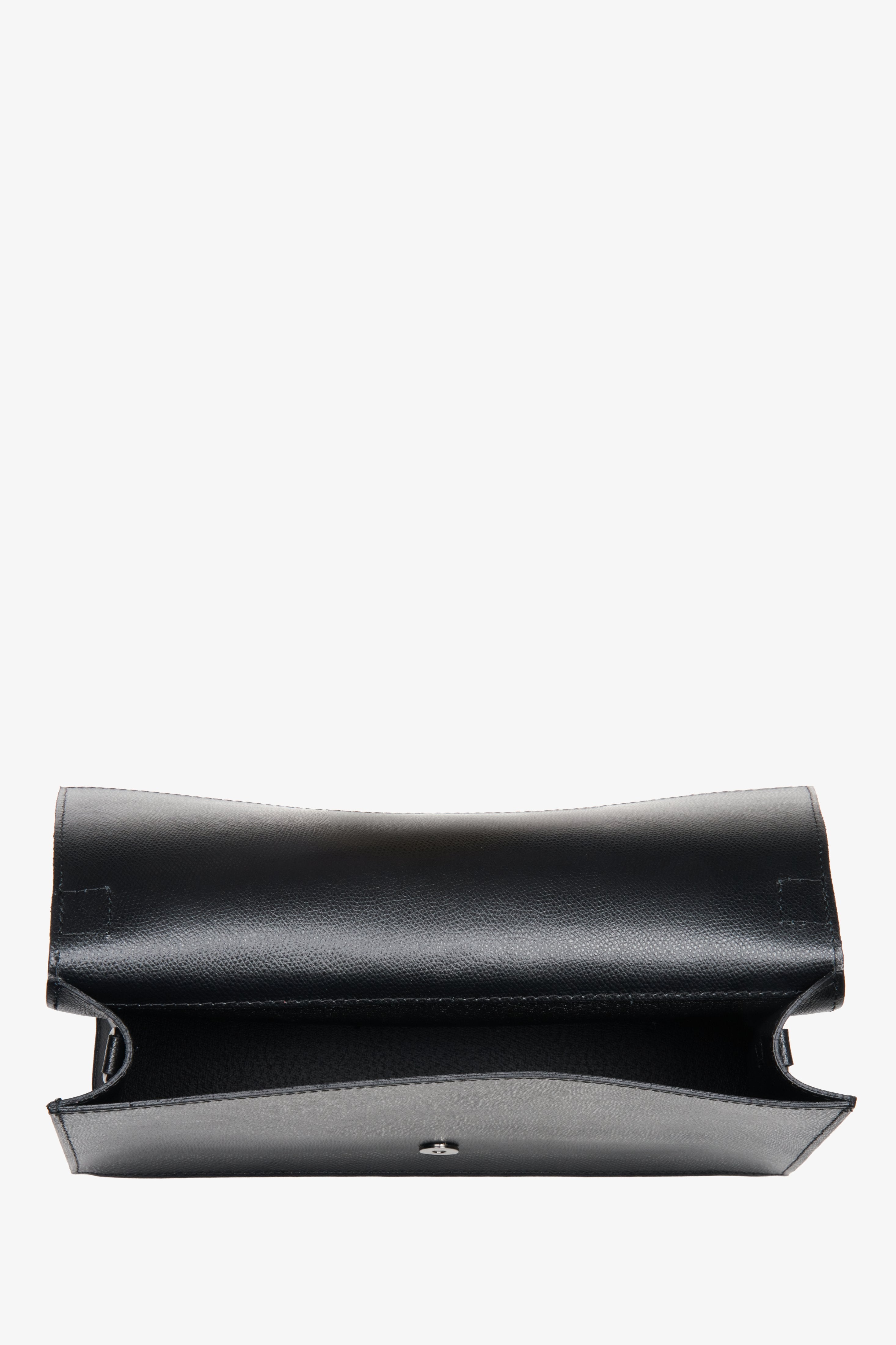 Mała skórzana torebka damska Estro w kolorze czarnym - wnętrze modelu.