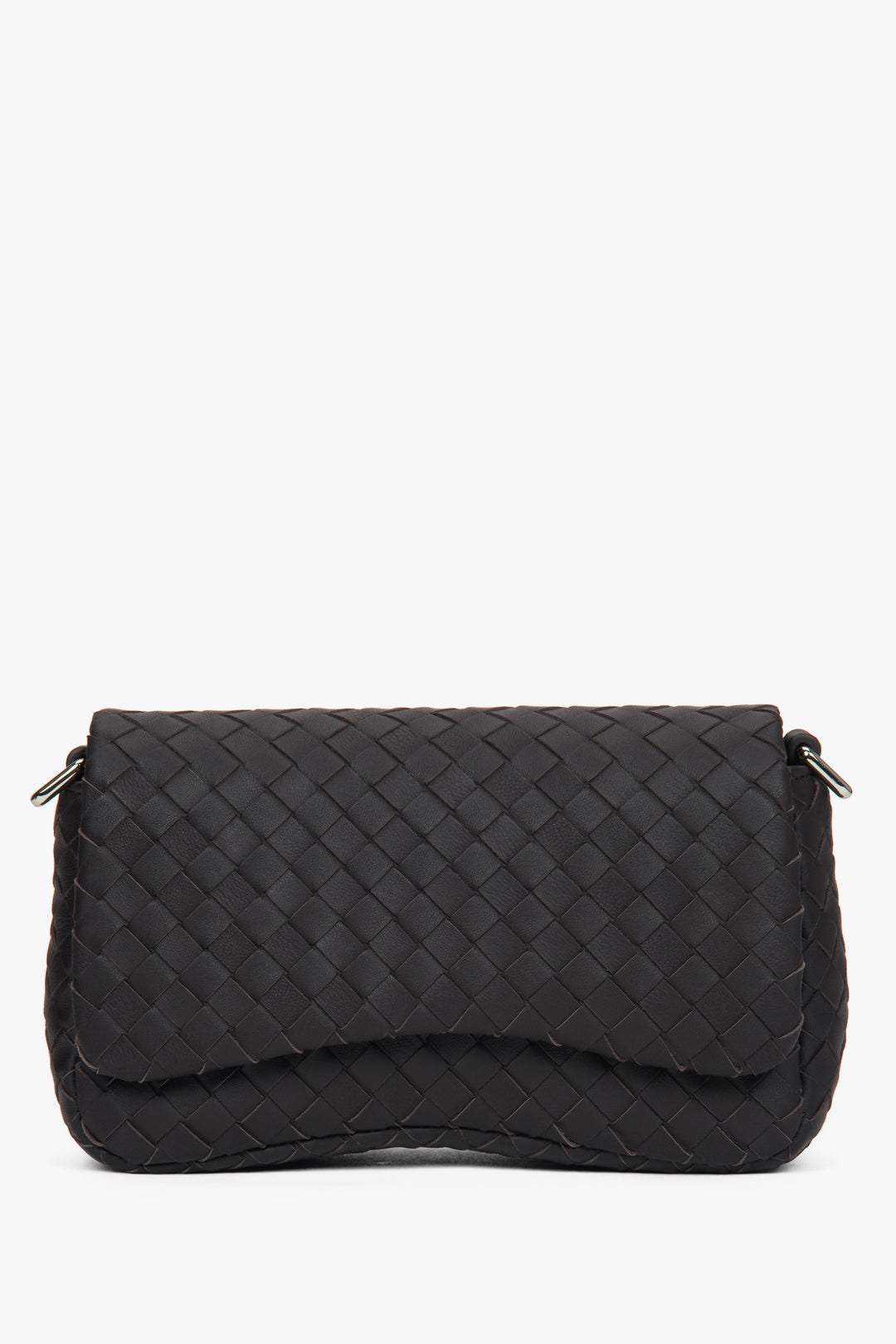 Mała ciemnobrązowa torebka damska na ramię z plecionej skóry naturalnej Estro ER00118706.