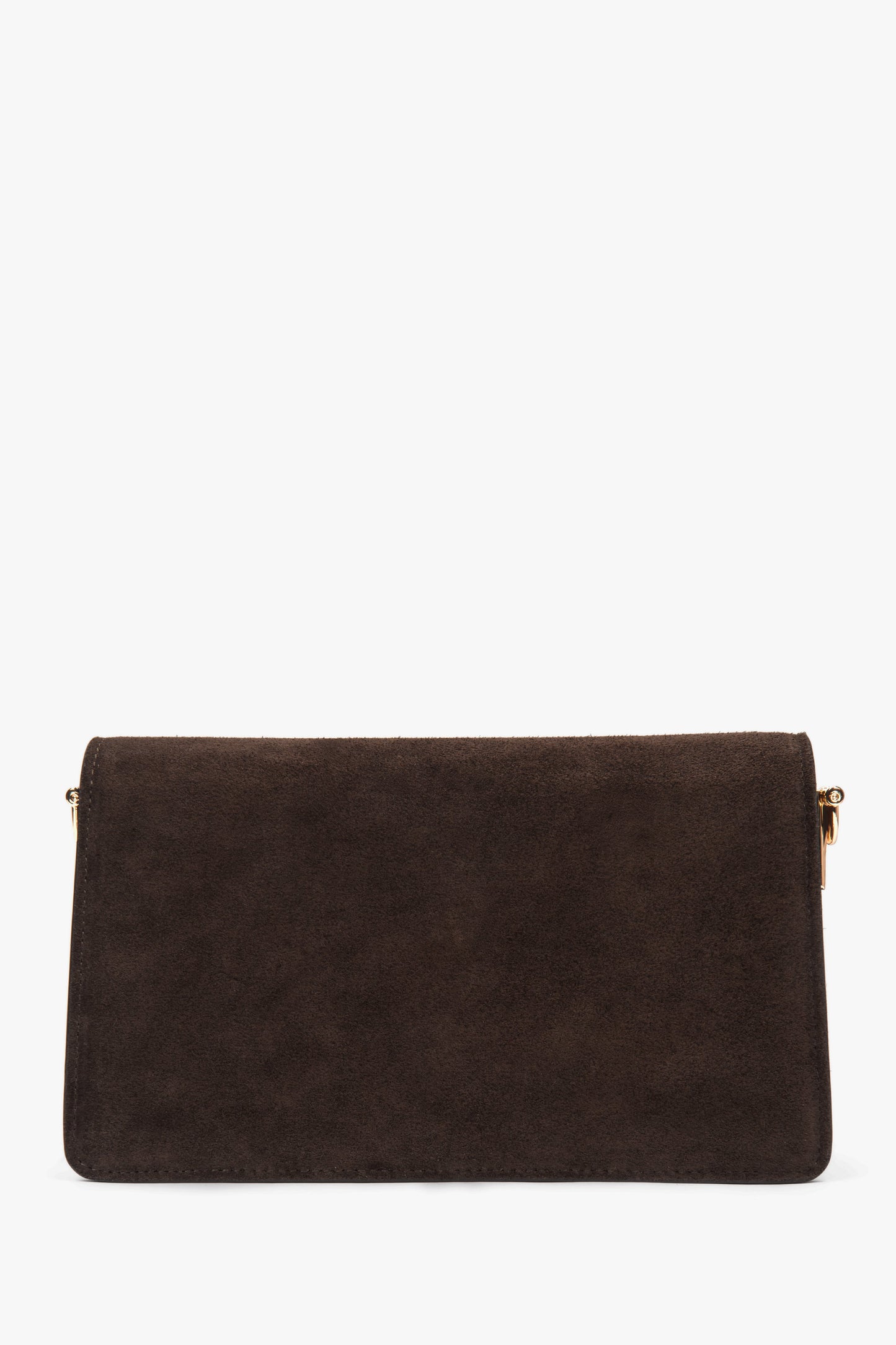 Mała, ciemnobrązowa torebka damska na ramię z weluru naturalnego.