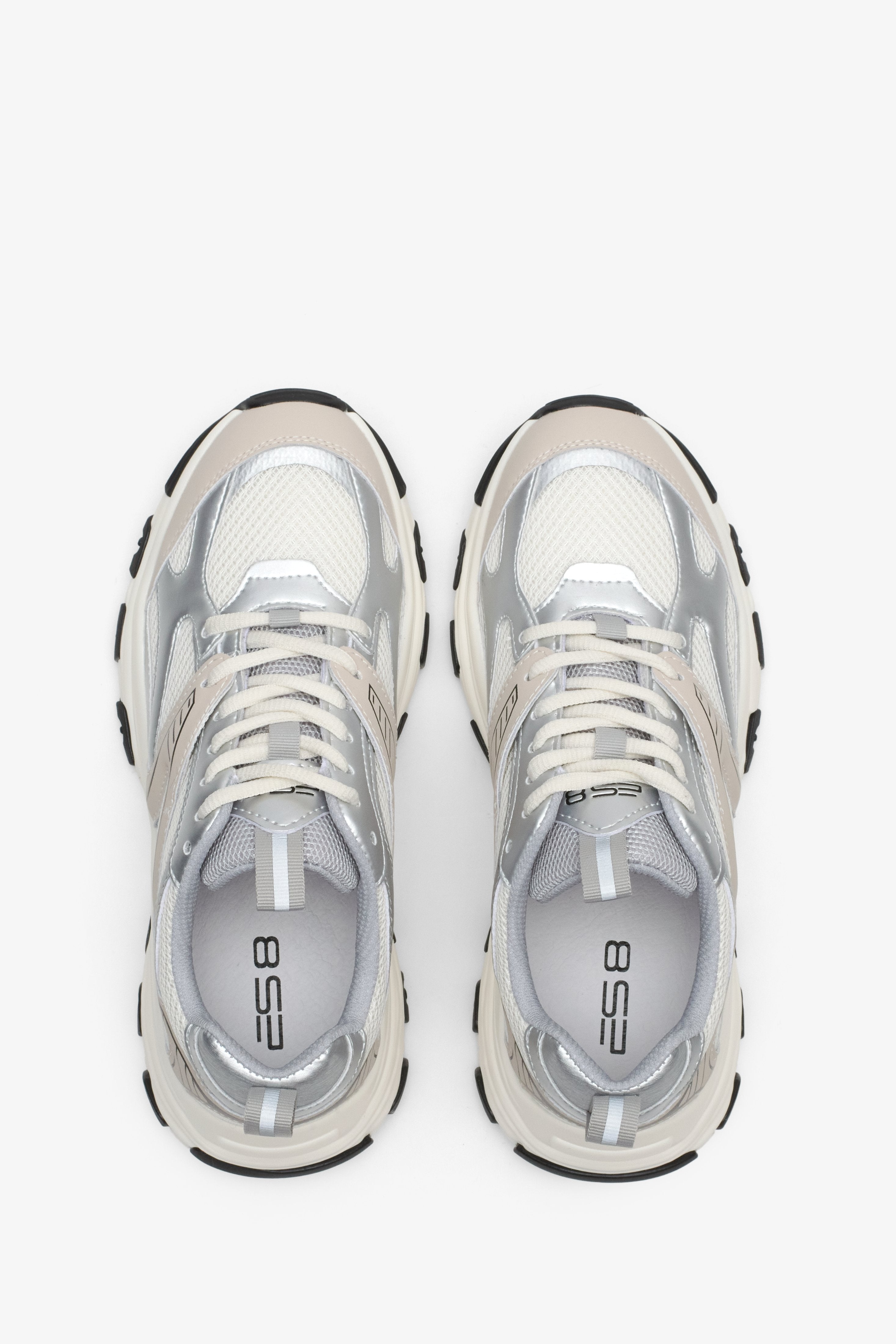 Sneakersy damskie ES8 w kolorze mlecznobeżowo-srebrnym - prezentacja modelu z góry.