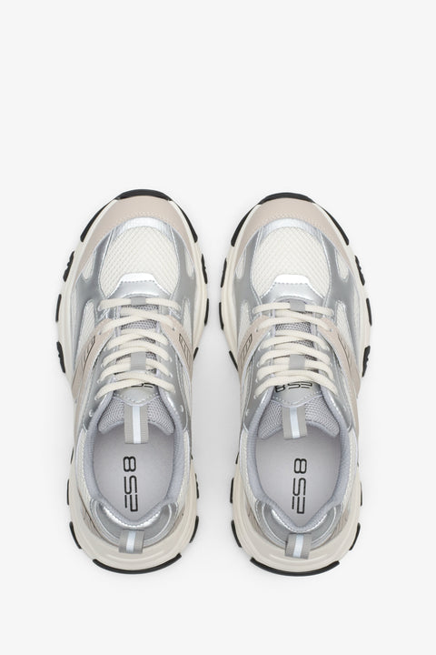 Sneakersy damskie ES8 w kolorze mlecznobeżowo-srebrnym - prezentacja modelu z góry.