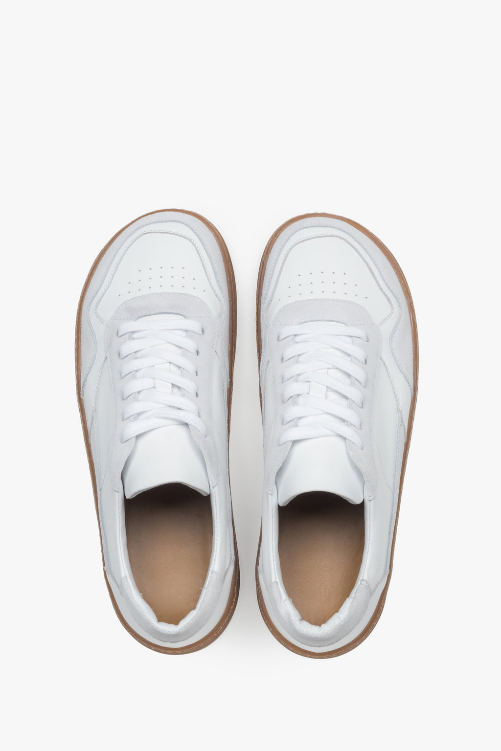 Minimalistyczne trampki męskie w stylu barefoot, łączące sportową elegancję z komfortem naturalnego chodzenia.