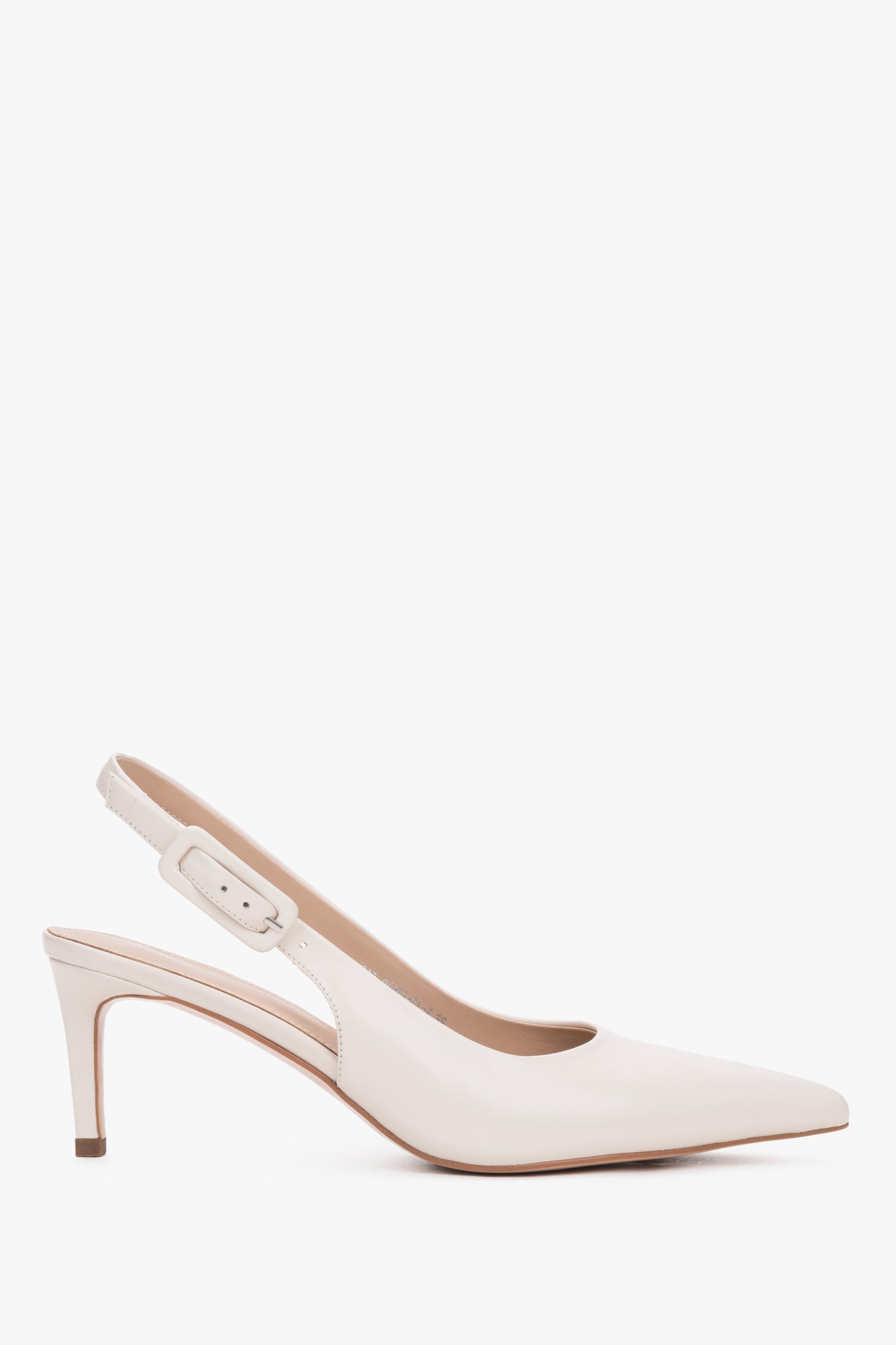 Mlecznobeżowe czółenka damskie typu slingback ze skóry naturalnej na stabilnej szpilce Estro ER00119282.