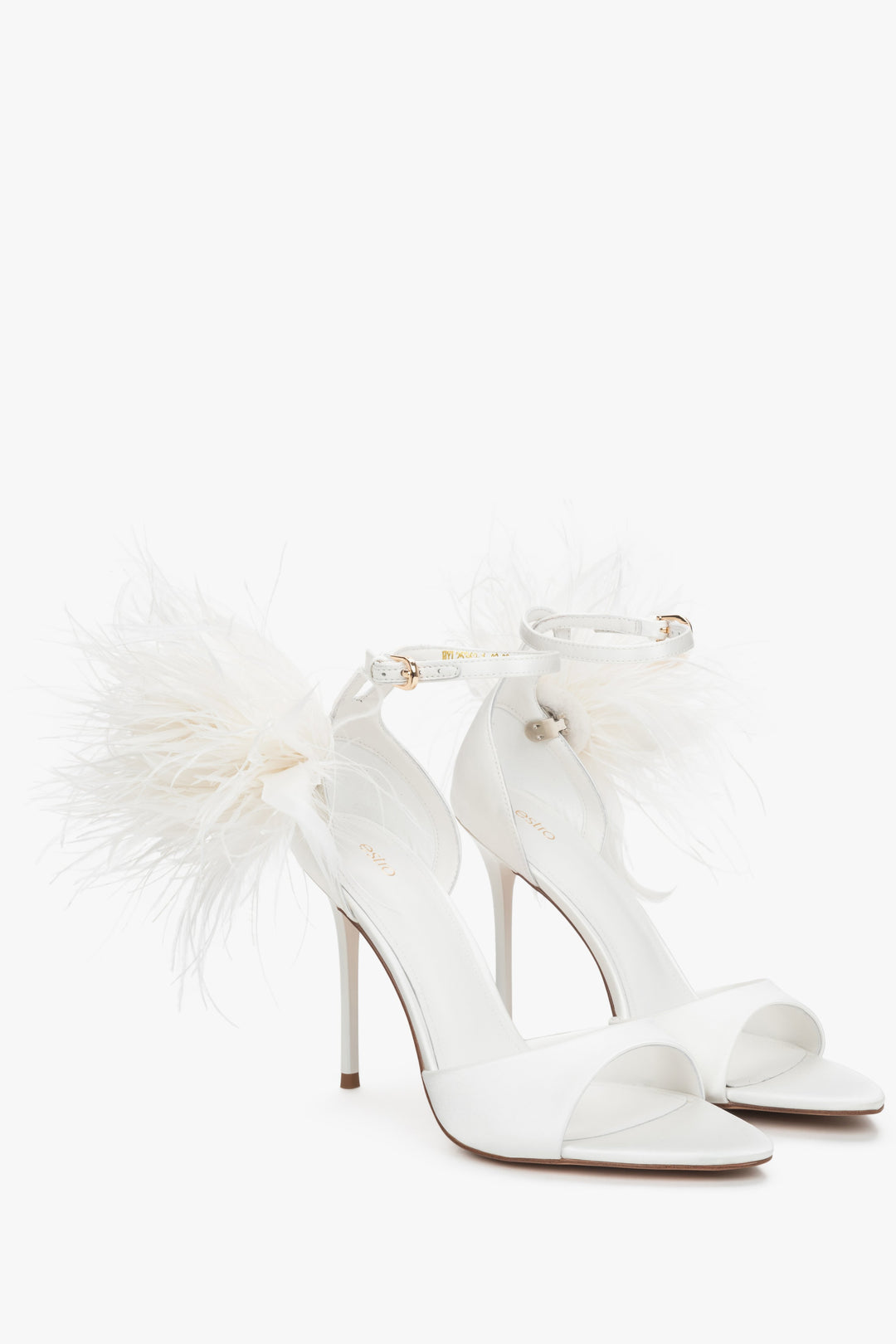 Sandałki damskie, mlecznobiałe, na smukłej szpilce, z piórami, Estro.