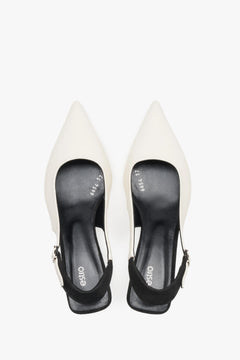 Czółenka damskie typu slingback, mlecznobiało-czarne, na obcasie kitten heel, Estro ER00119766.