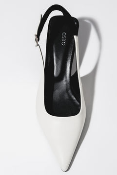 Mlecznobiało - czarne czółenka damskie typu slingback na obcasie kitten heel Estro ER00119766.