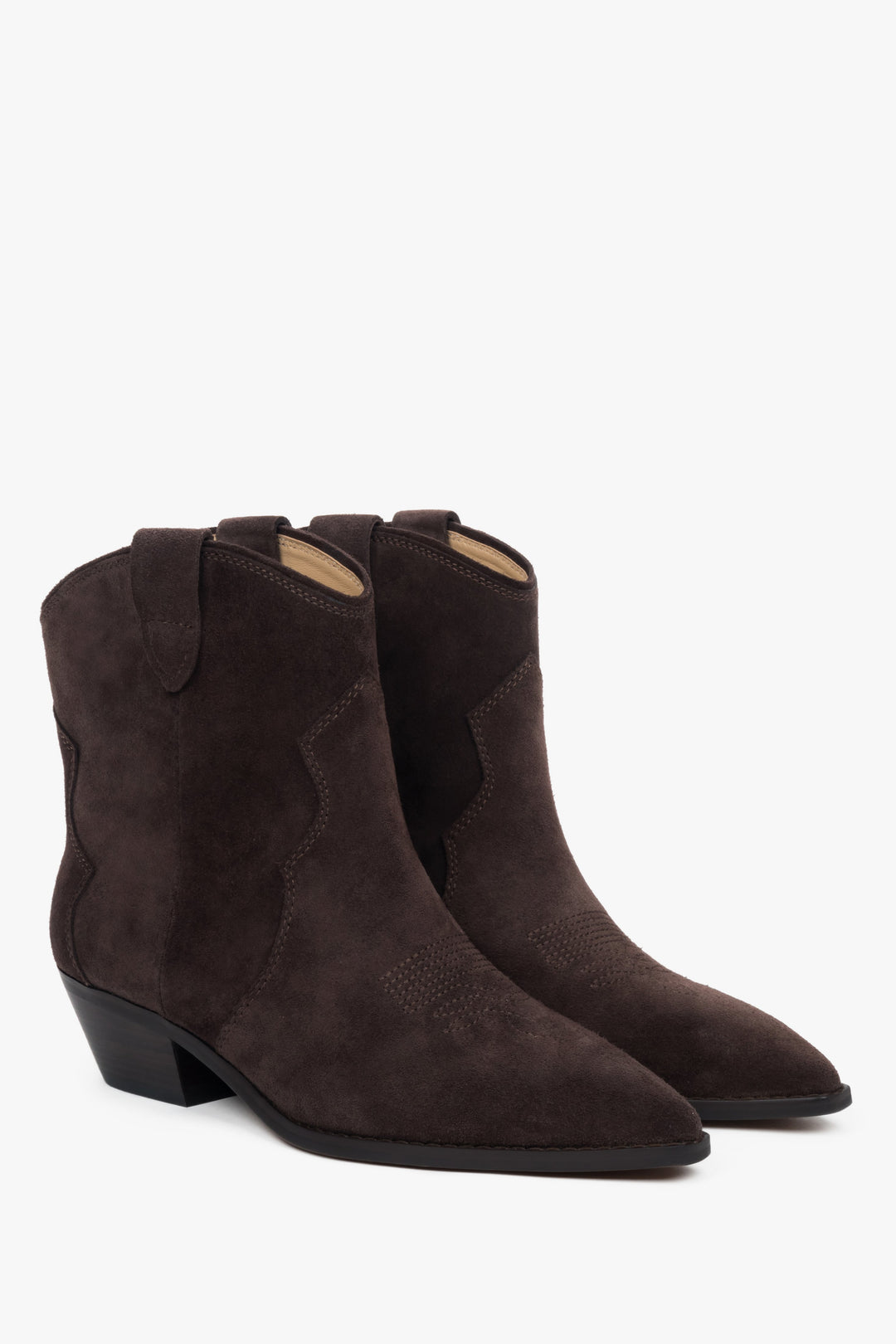 Damskie niskie, ciemnobrązowe kowbojki z weluru naturalnego Estro.