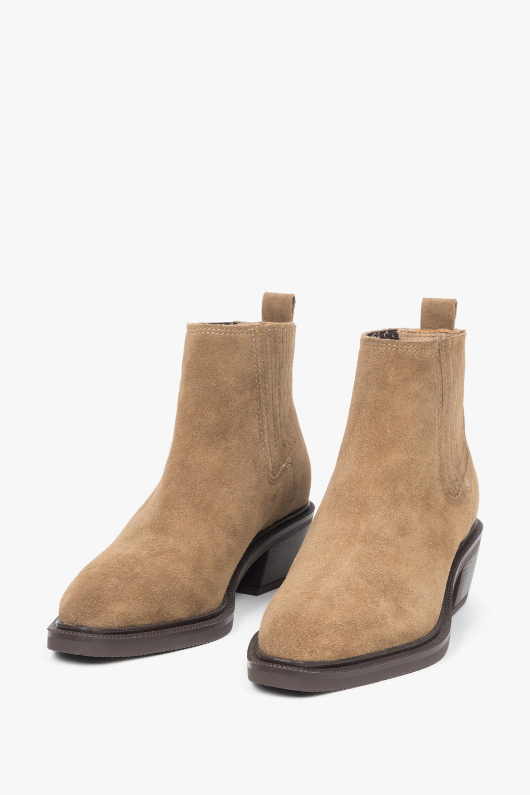 Damskie kowbojki w stylu western w kolorze jasnego brązu, uszyte z luksusowego weluru.