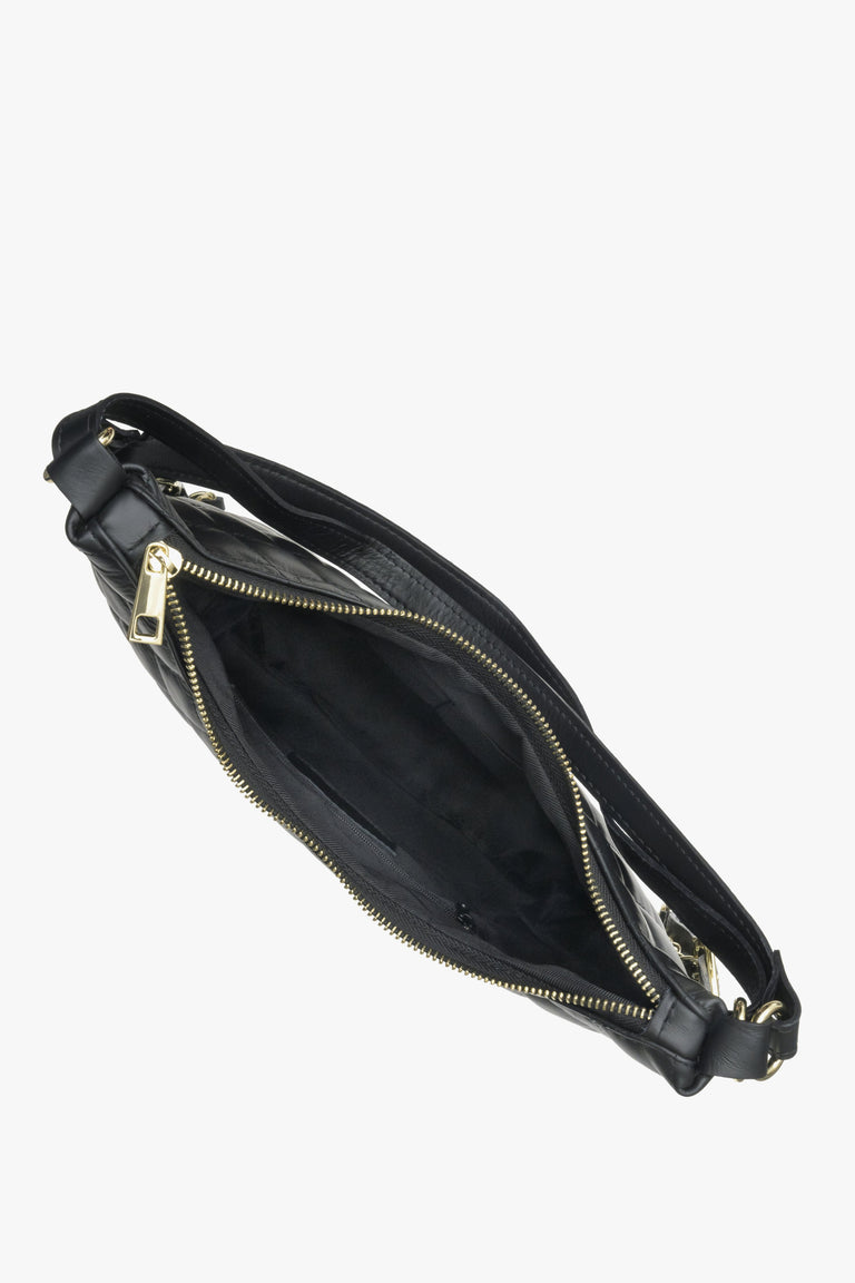 Pikowana torba damska na ramię Estro w kolorze czarnym - wnętrze.