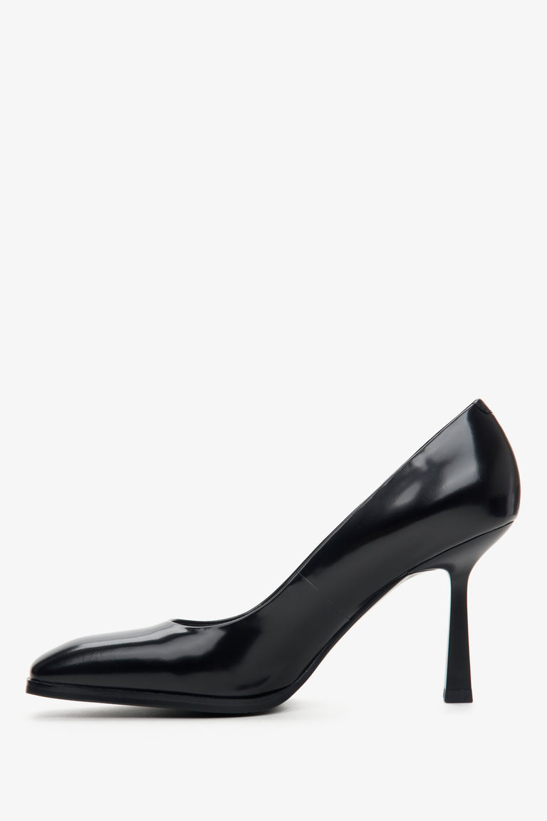 Skórzane czarne buty damskie na obcasie Estro - profil buta.