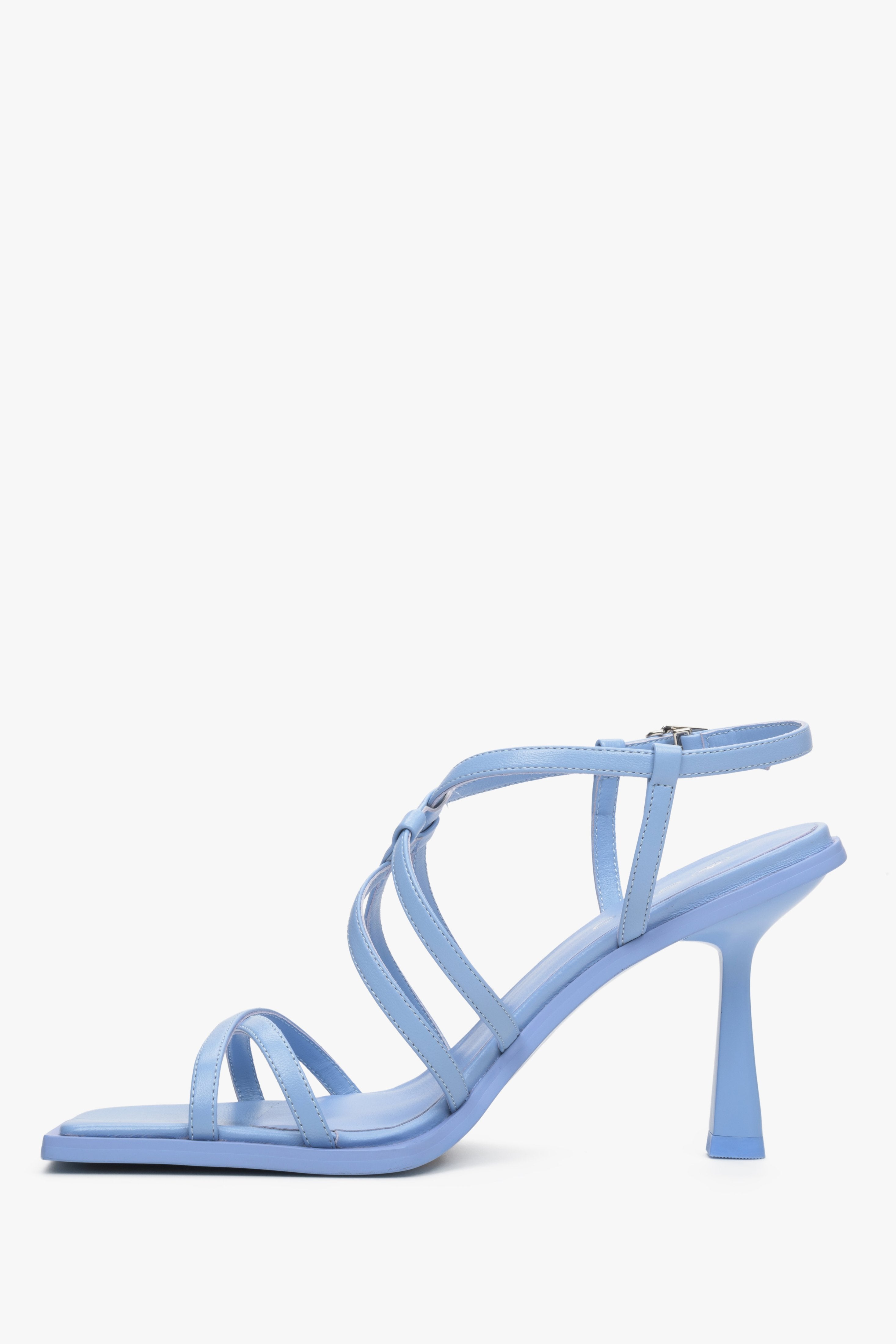 Damskie, skórzane sandały damskie na wysokim obcasie Estro w kolorze niebieskim - profil butów.