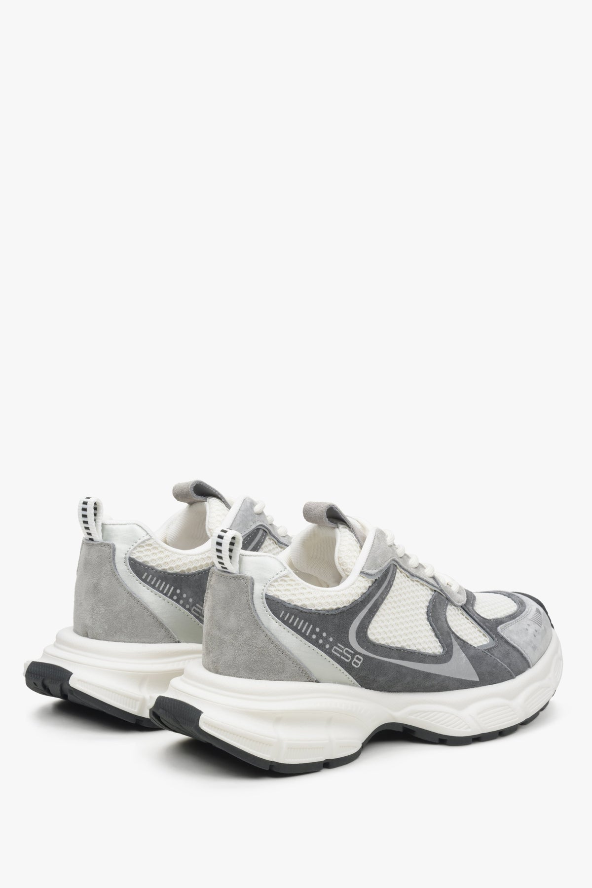 Sneakersy damskie szaro-białe ES 8  - zbliżenie na linię boczną i zapiętek.
