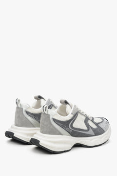 Sneakersy damskie szaro-białe ES 8  - zbliżenie na linię boczną i zapiętek.