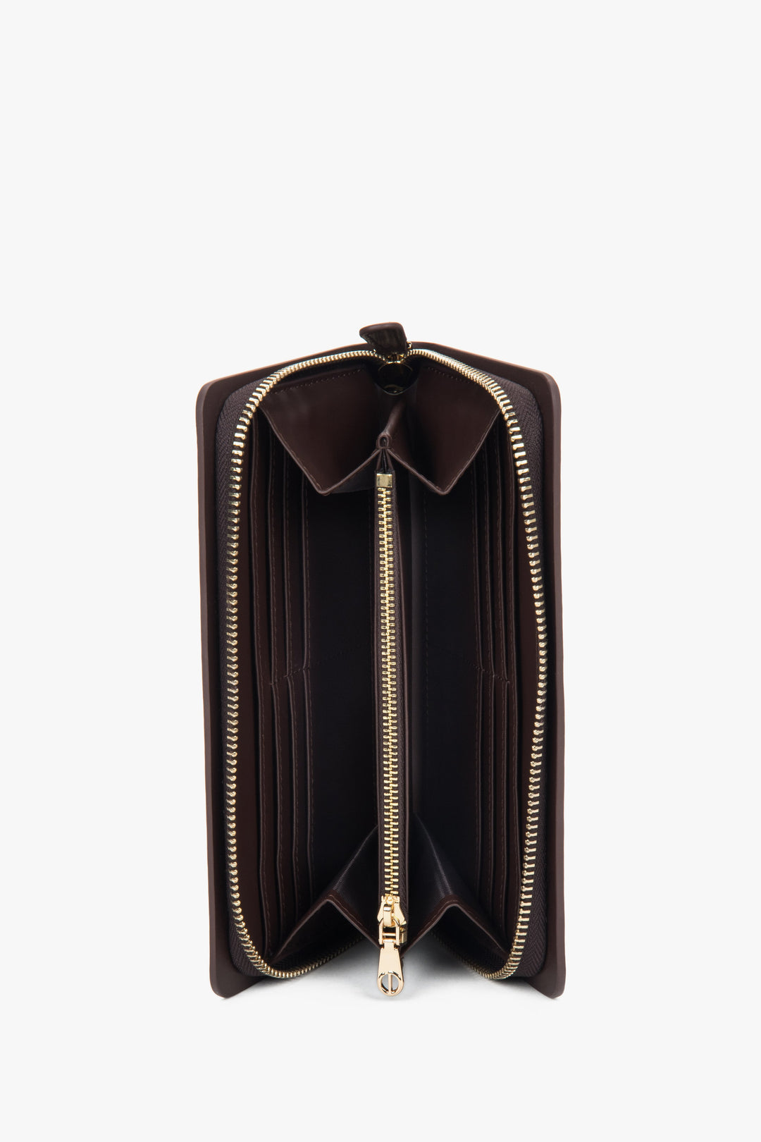 Widok wnętrza ukazujący liczne przegrody i kieszenie na karty, dokumenty oraz banknoty, zapewniające wygodną organizację.